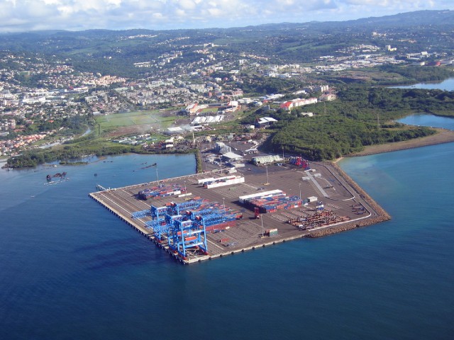 Les bananes quittent la Martinique par le port de Fort de France vers l'Europe continentale